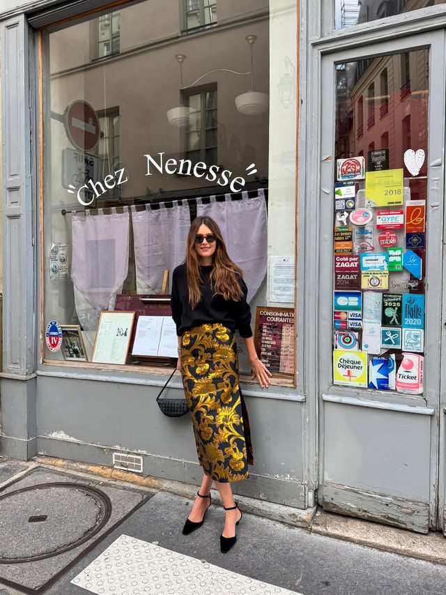 Chân váy cổ điển, chân váy hoa là tâm điểm của phong cách đường phố - Ảnh 8.