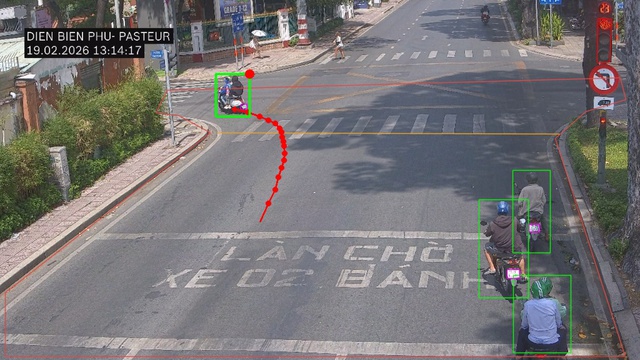 Kh&ocirc;ng c&oacute; CSGT, camera AI ở TP.HCM vẫn '&acirc;m thầm' ghi h&igrave;nh, phạt nguội h&agrave;ng loạt - Ảnh 3.