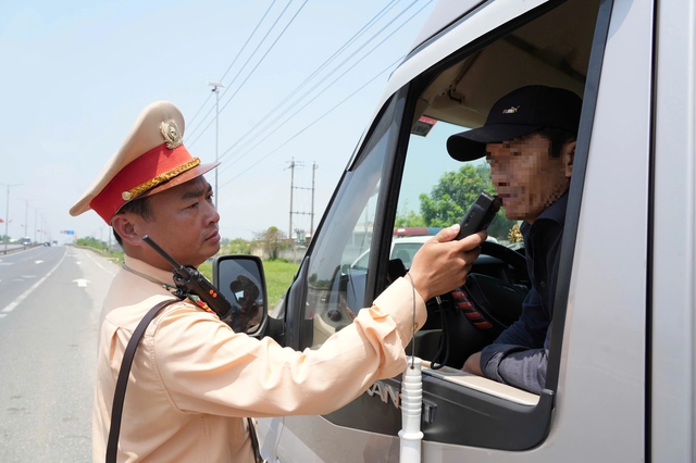 Thanh thiếu ni&ecirc;n vi phạm giao th&ocirc;ng gia tăng , CSGT Huế triển khai giải ph&aacute;p hiệu quả - Ảnh 2.