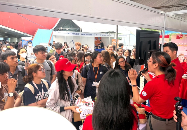 V&igrave; sao AI b&ugrave;ng nổ, doanh nghiệp vẫn tuyển dụng ng&agrave;y c&agrave;ng nhiều? - Ảnh 3.