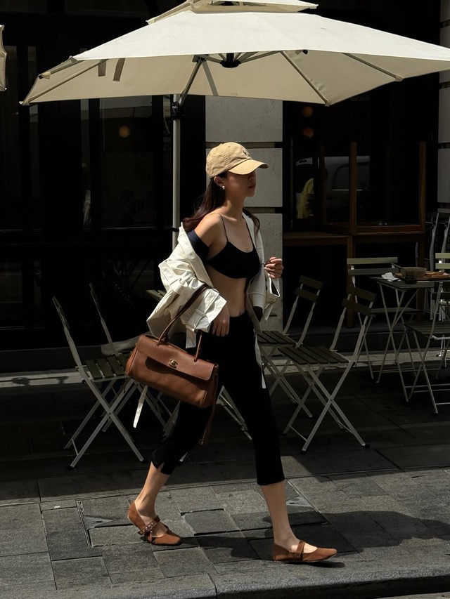 Mẫu giày êm chân, tối giản và thoáng mát ‘must have’ mùa hè - Ảnh 8.