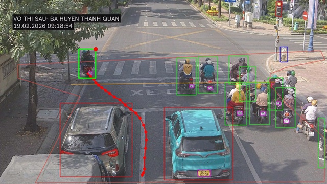 Kh&ocirc;ng c&oacute; CSGT, camera AI ở TP.HCM vẫn '&acirc;m thầm' ghi h&igrave;nh, phạt nguội h&agrave;ng loạt - Ảnh 4.