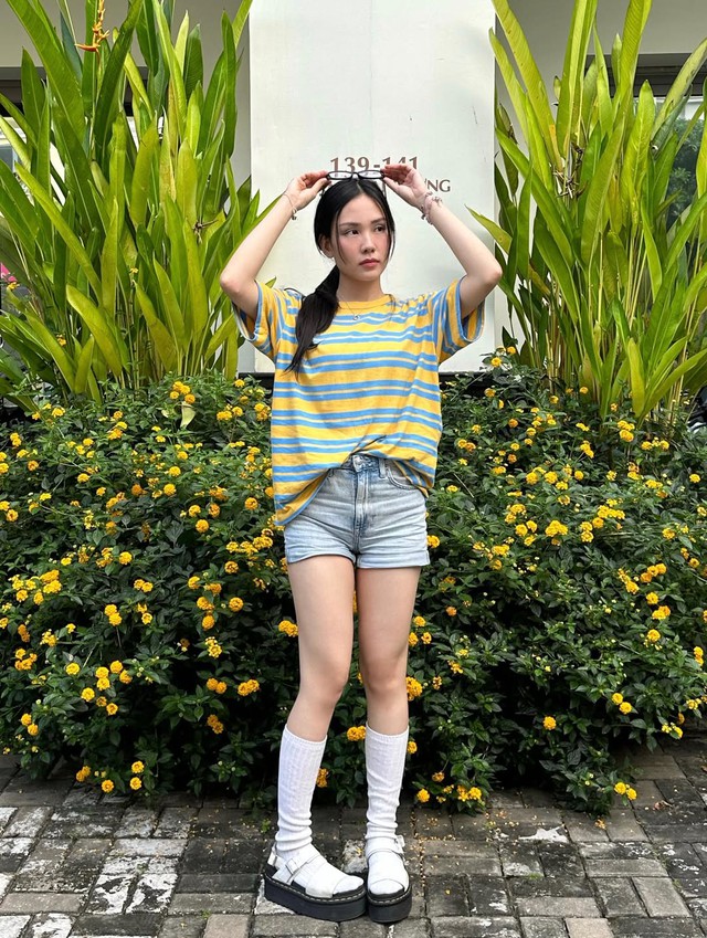 Nàng thêm tự tin khi diện áo kẻ sọc ngang trong ngày nắng - Ảnh 9.