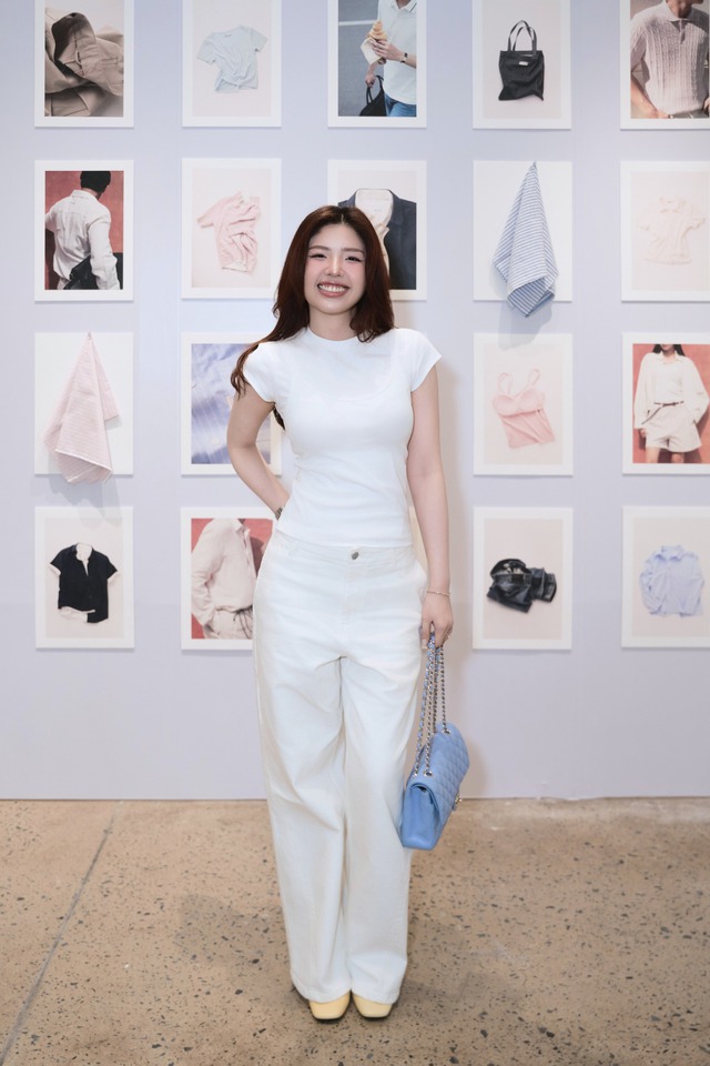 Mặc đẹp cả tuần cùng chiếc quần trắng tối giản - Ảnh 2.