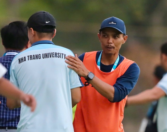 HLV Trường ĐH Quốc gia Malaysia quyết mang c&uacute;p v&ocirc; địch TNSV Quốc tế 2026 về nước- Ảnh 1.