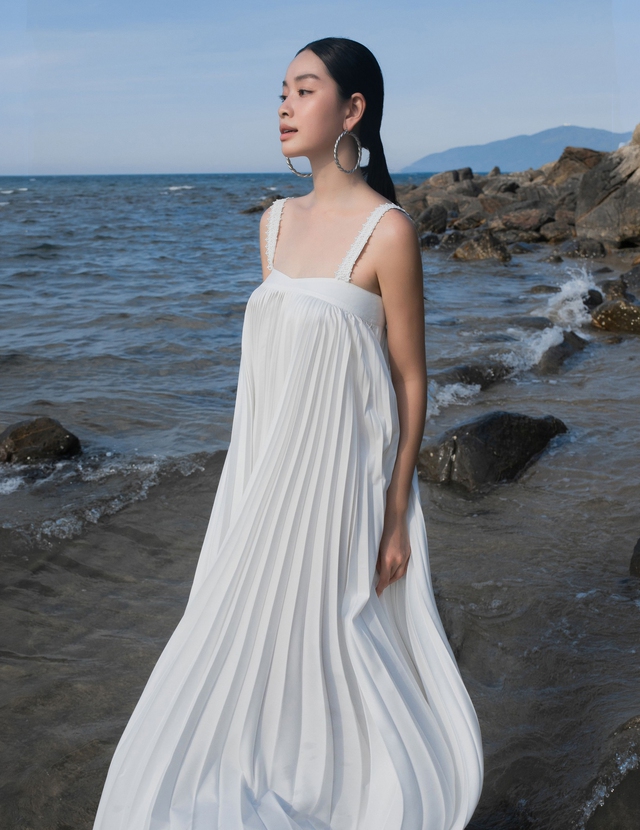 Diện váy trắng cho ngày nắng  - Ảnh 9.