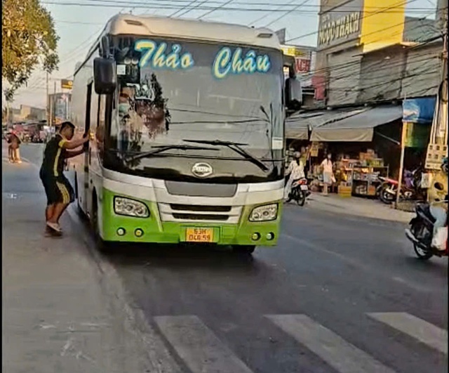 V&igrave; sao xe hợp đồng 'tr&aacute; h&igrave;nh' tồn tại dai dẳng tại Vĩnh Long?- Ảnh 2.