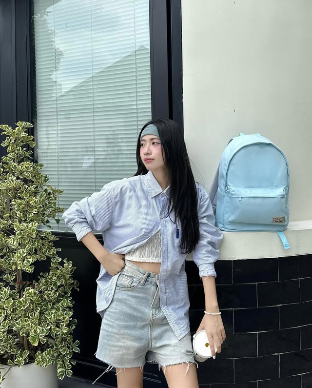 Tạo sự khác biệt với cách phối áo sơ mi khoác ngoài trang phục- Ảnh 5. Tạo sự khác biệt với cách phối áo sơ mi khoác ngoài trang phục- Ảnh 5.