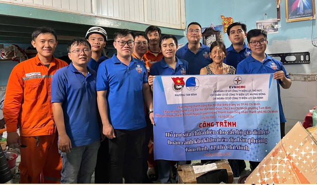 &Aacute;nh s&aacute;ng từ những l&ograve;ng nh&acirc;n ở EVNHCMC - Ảnh 2.