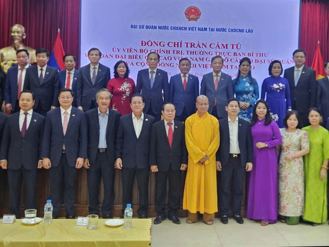 L&atilde;nh đạo VRG thăm, ch&uacute;c Tết Bun Pimay tại L&agrave;o - Ảnh 3.