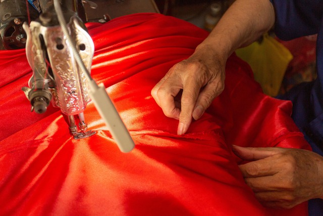 Cụ ông 2 thập kỷ may cờ Tổ quốc bên kỳ đài Hiền Lương - Bến Hải- Ảnh 2.