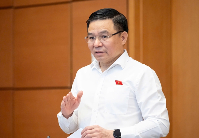 Bộ trưởng Công thương: Giá xăng dầu Việt Nam thấp hơn trung bình thế giới- Ảnh 1. Bộ trưởng Công thương: Giá xăng dầu Việt Nam thấp hơn trung bình thế giới- Ảnh 1.