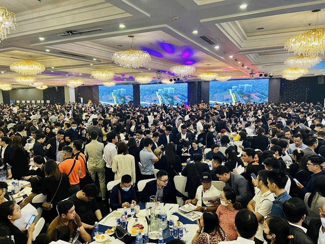 Bất chấp lãi suất neo cao, giao dịch căn hộ vẫn tăng- Ảnh 1. Bất chấp lãi suất neo cao, giao dịch căn hộ vẫn tăng- Ảnh 1.