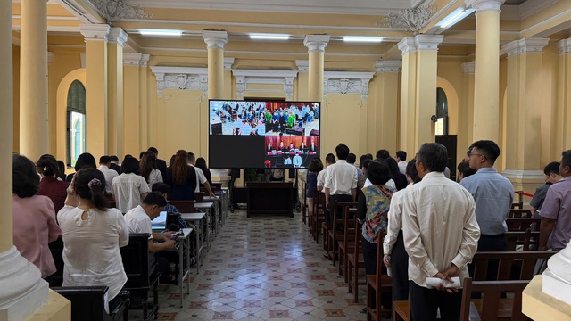 Bị phạt t&ugrave; v&igrave; chuyển nhượng đất kh&ocirc;ng qua đấu gi&aacute;- Ảnh 2.