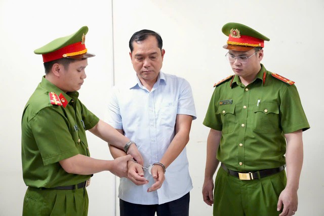 Bắt Phó chủ tịch phường Phúc Yên trong vụ xã hội đen núp bóng doanh nghiệp - Ảnh 1. Bắt Phó chủ tịch phường Phúc Yên trong vụ xã hội đen núp bóng doanh nghiệp - Ảnh 1.