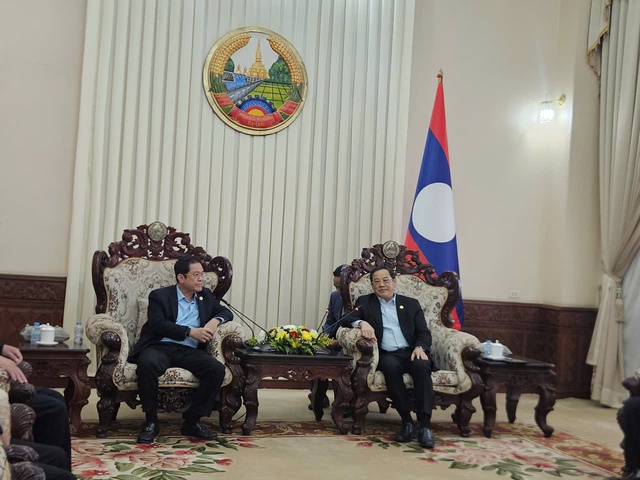 L&atilde;nh đạo VRG thăm, ch&uacute;c Tết Bun Pimay tại L&agrave;o - Ảnh 1.