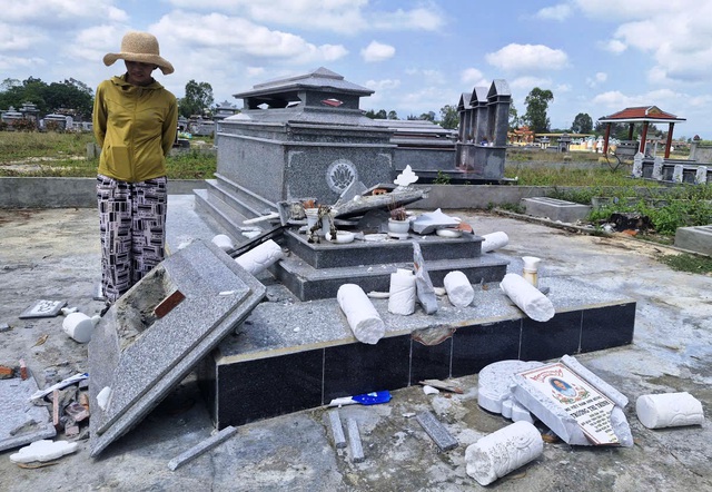 Đập ph&aacute; mộ mẹ Việt Nam anh h&ugrave;ng ở Đ&agrave; Nẵng do tranh chấp đất đai?- Ảnh 1.