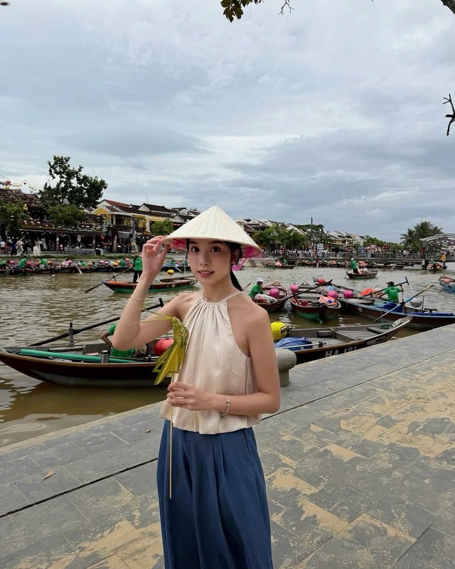 Bản phối độc đáo ngày hè với những chiếc nón lá- Ảnh 2. Bản phối độc đáo ngày hè với những chiếc nón lá- Ảnh 2.