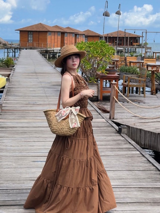 Làm chủ trang phục màu nâu cho ngày hè- Ảnh 2. Làm chủ trang phục màu nâu cho ngày hè- Ảnh 2.
