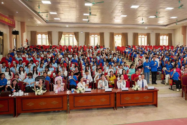 Hành trình Từ Trái Tim truyền lửa khát vọng cho sinh viên vùng cao - Ảnh 1.