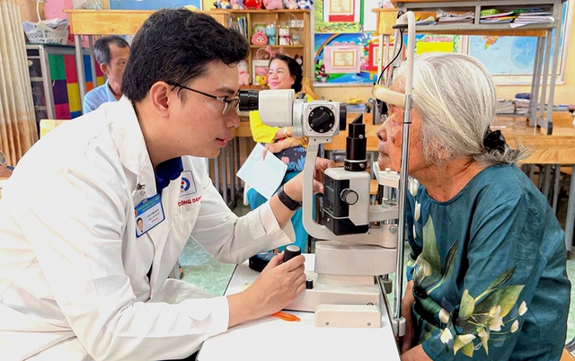 Khám sức khỏe cho 15 triệu dân TP.HCM- Ảnh 3. Khám sức khỏe cho 15 triệu dân TP.HCM- Ảnh 3.