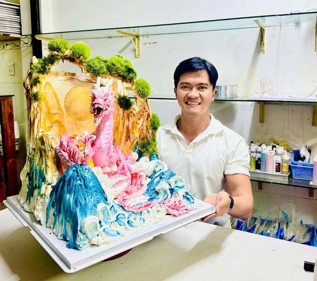 Chàng trai gây chú ý với bánh kem 12 con giáp, có mẫu giá tới 5 triệu - Ảnh 1.