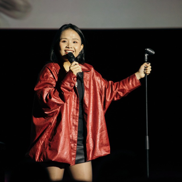 Bỏ việc ổn định đi kể chuyện cười, cô gái có hàng chục ngàn người theo dõi - Ảnh 2.