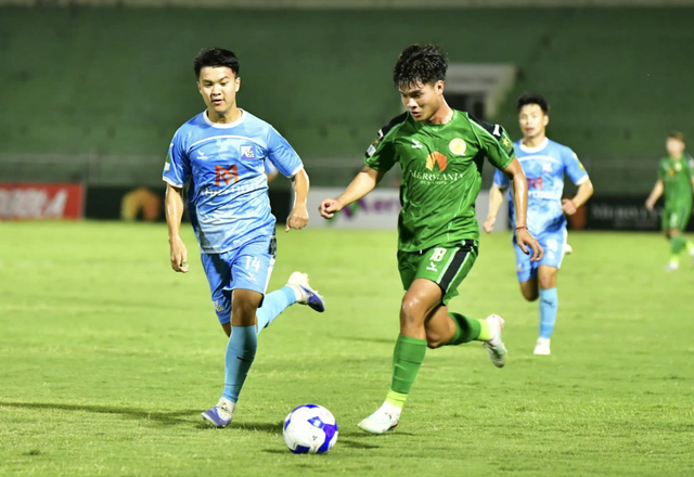 Cựu thủ môn HAGL tỏa sáng, Quy Nhơn đánh bại Khánh Hòa: Cuộc đua thăng hạng V-League cực hay- Ảnh 1. Cựu thủ môn HAGL tỏa sáng, Quy Nhơn đánh bại Khánh Hòa: Cuộc đua thăng hạng V-League cực hay- Ảnh 1.