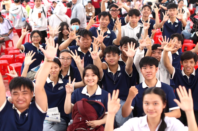 Tuyển sinh ĐH 2026: Chọn ngành yêu thích hay trường yêu thích để thành công? - Ảnh 1. Tuyển sinh ĐH 2026: Chọn ngành yêu thích hay trường yêu thích để thành công? - Ảnh 1.