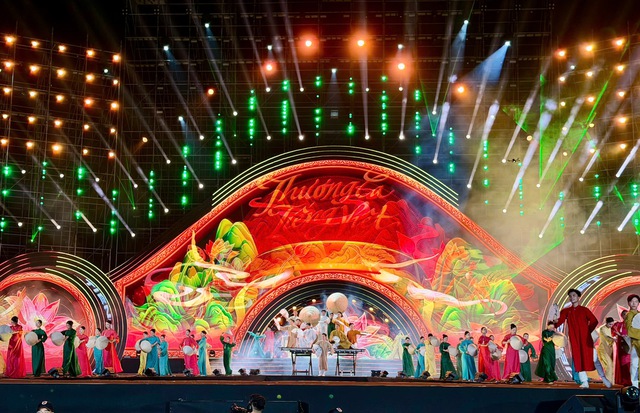 Khai mạc Li&ecirc;n hoan Ph&aacute;t thanh to&agrave;n quốc 2026
- Ảnh 2.