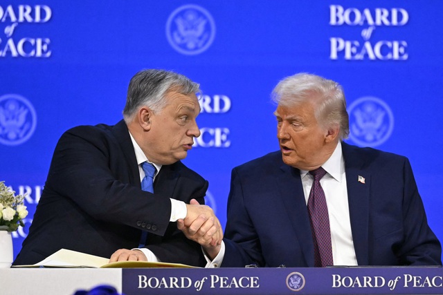 Ông Trump cam kết thúc đẩy kinh tế Hungary nếu ông Orban thắng cử - Ảnh 1.