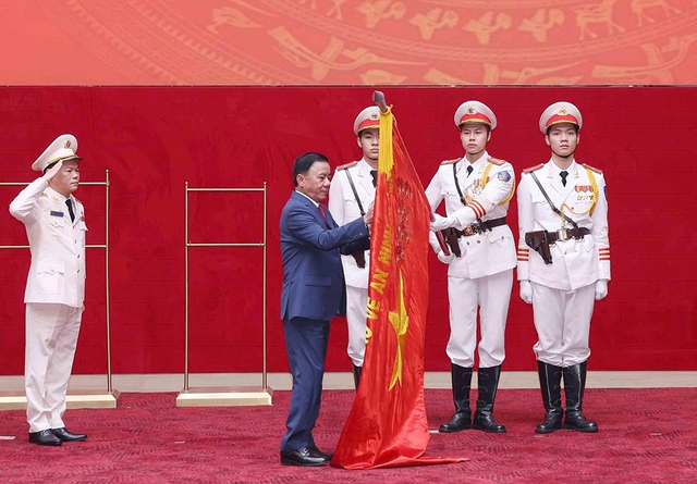 Cục An ninh nội địa đón nhận danh hiệu Anh hùng LLVTND- Ảnh 1. Cục An ninh nội địa đón nhận danh hiệu Anh hùng LLVTND- Ảnh 1.