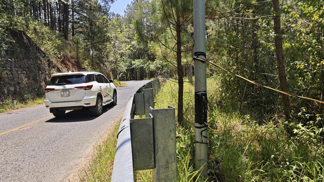 Hệ thống chiếu sáng ở Khu du lịch quốc gia hồ Tuyền Lâm xuống cấp trầm trọng- Ảnh 4. Hệ thống chiếu sáng ở Khu du lịch quốc gia hồ Tuyền Lâm xuống cấp trầm trọng- Ảnh 4.