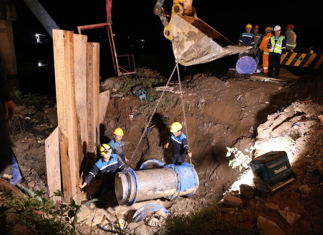 TP.HCM: Nhiều khu vực bị c&uacute;p nước đ&ecirc;m 11.4 do sự cố đường ống - Ảnh 1.