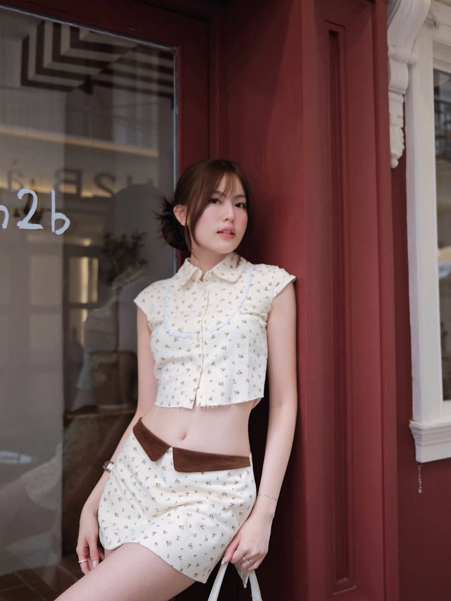 Nâng tầm thần thái với set áo váy tone sur tone sành điệu- Ảnh 6.