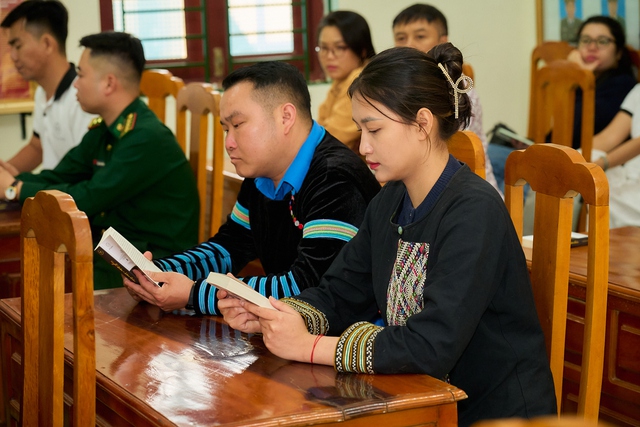 Hành trình Từ Trái Tim vượt 'cổng trời', thắp sáng khát vọng kiến quốc nơi biên cương- Ảnh 7. Hành trình Từ Trái Tim vượt 'cổng trời', thắp sáng khát vọng kiến quốc nơi biên cương- Ảnh 7.