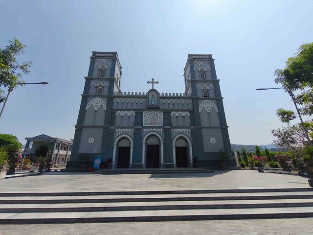 Chu&ocirc;ng đồng đ&uacute;c từ s&uacute;ng thần c&ocirc;ng ở nh&agrave; thờ gần 140 tuổi- Ảnh 1.