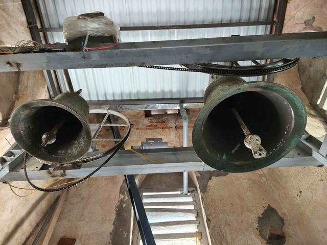 Chu&ocirc;ng đồng đ&uacute;c từ s&uacute;ng thần c&ocirc;ng ở nh&agrave; thờ gần 140 tuổi- Ảnh 12.