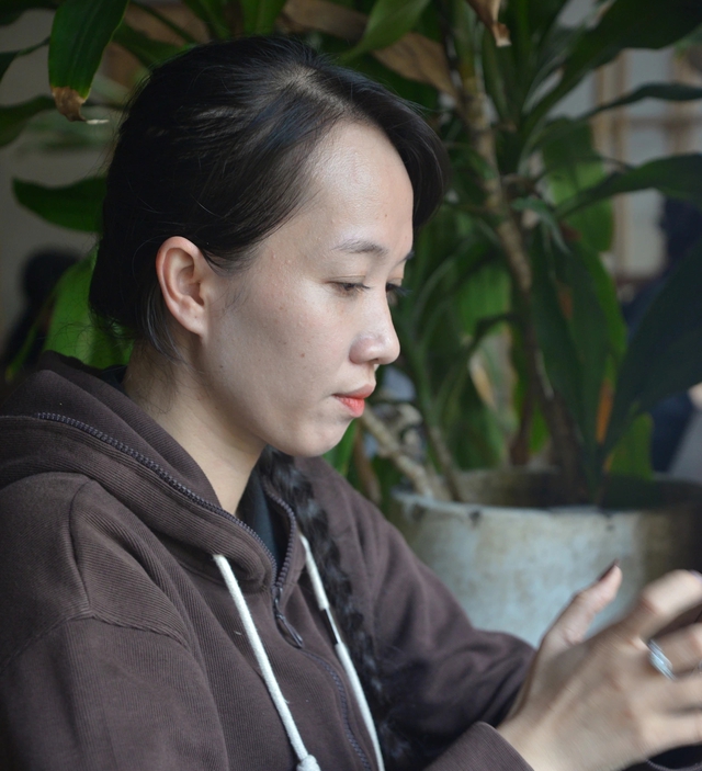 Ch&agrave;ng trai Mỹ vượt 15.000km gặp bạn g&aacute;i v&agrave; b&iacute; mật đằng sau t&uacute;i qu&agrave; 10.000 USD - Ảnh 1.