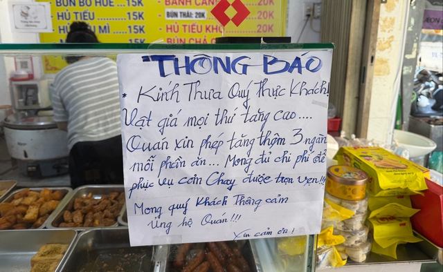Gi&aacute; thực phẩm tăng: Lao động ở TP.HCM than '100.000 đồng kh&ocirc;ng đủ 3 bữa'- Ảnh 7.