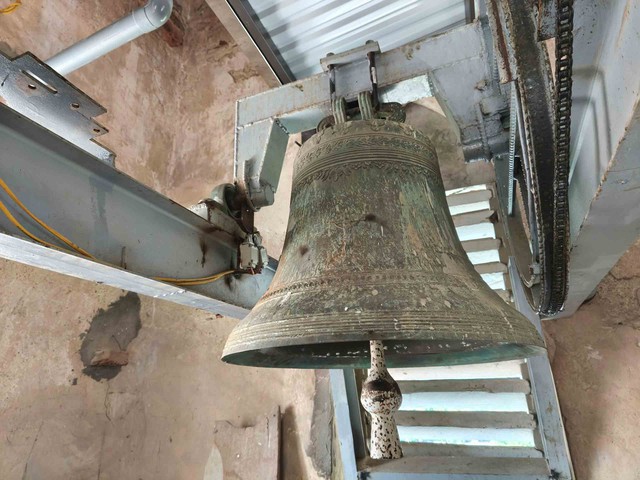 Chu&ocirc;ng đồng đ&uacute;c từ s&uacute;ng thần c&ocirc;ng ở nh&agrave; thờ gần 140 tuổi- Ảnh 3.