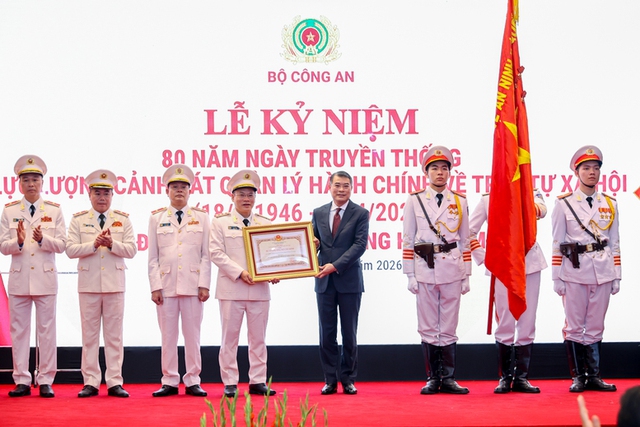 Thủ tướng L&ecirc; Minh Hưng ph&aacute;t triển VNeID th&agrave;nh nền tảng quốc gia an ninh mạng 2026 - Ảnh 1.