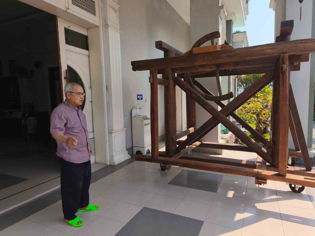 Chu&ocirc;ng đồng đ&uacute;c từ s&uacute;ng thần c&ocirc;ng ở nh&agrave; thờ gần 140 tuổi- Ảnh 5.