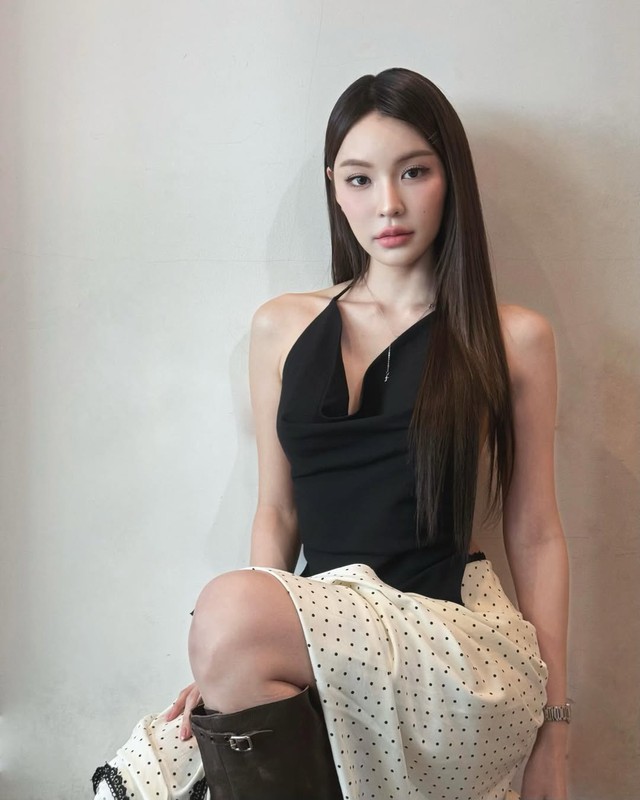 Chấm bi trở lại: Họa tiết 'nhỏ mà có võ' khuấy đảo tủ đồ của nàng- Ảnh 5.