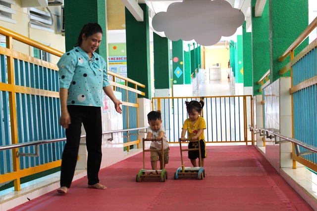 Chật vật t&igrave;m nơi an to&agrave;n gửi trẻ 6 - 36 th&aacute;ng tuổi - Ảnh 1.