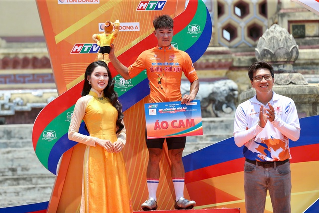 Tay đua người Belarus 'làm mưa làm gió' ở Cúp xe đạp truyền hình TP.HCM- Ảnh 4. Tay đua người Belarus 'làm mưa làm gió' ở Cúp xe đạp truyền hình TP.HCM- Ảnh 4.