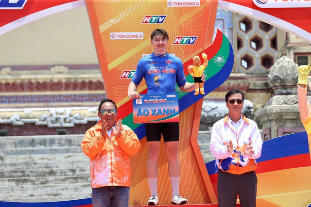 Tay đua người Belarus 'làm mưa làm gió' ở Cúp xe đạp truyền hình TP.HCM- Ảnh 5. Tay đua người Belarus 'làm mưa làm gió' ở Cúp xe đạp truyền hình TP.HCM- Ảnh 5.