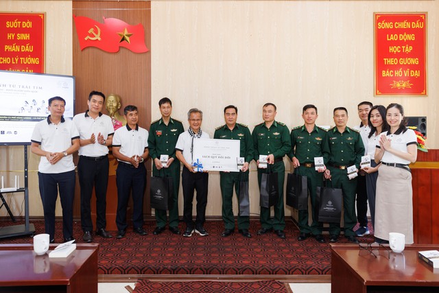 Hành trình Từ Trái Tim tiếp lửa người lính ở 'Trường Sa trên cạn'- Ảnh 1. Hành trình Từ Trái Tim tiếp lửa người lính ở 'Trường Sa trên cạn'- Ảnh 1.