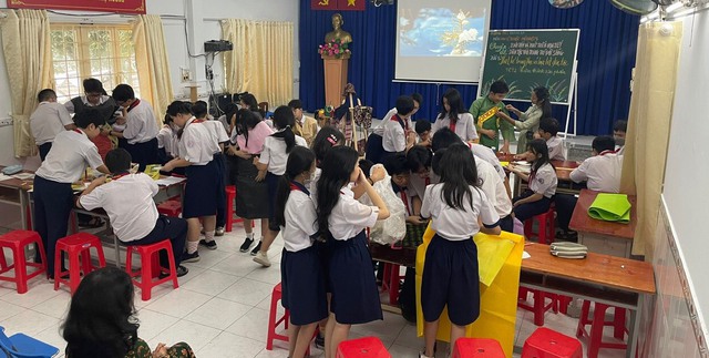 Một trường THCS tạm dừng ăn bán trú, liên quan vụ việc trường Bình Quới Tây - Ảnh 2.