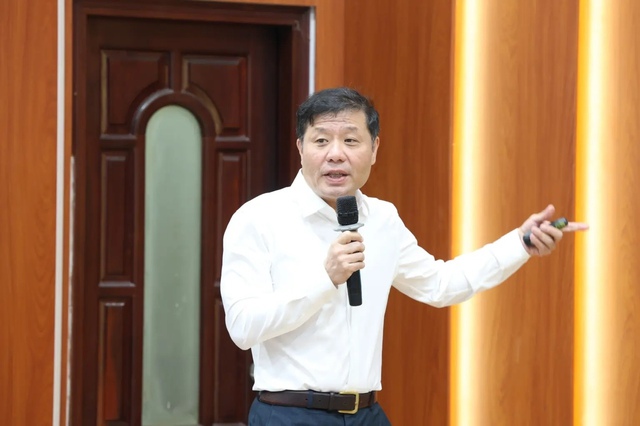 GS Vũ Hà Văn: ‘Đa phần vẫn học toán để qua môn, đối phó là chính’ - Ảnh 1.